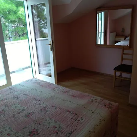 Elvira Apartment *