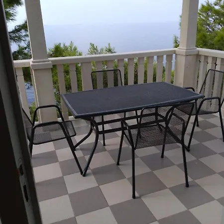 Apartment Elvira Sveta Nedelja (Hvar)