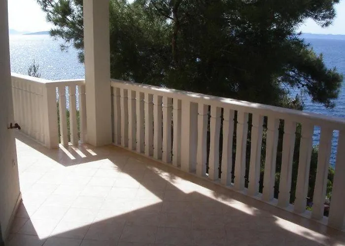 Elvira Sveta Nedelja (Hvar)